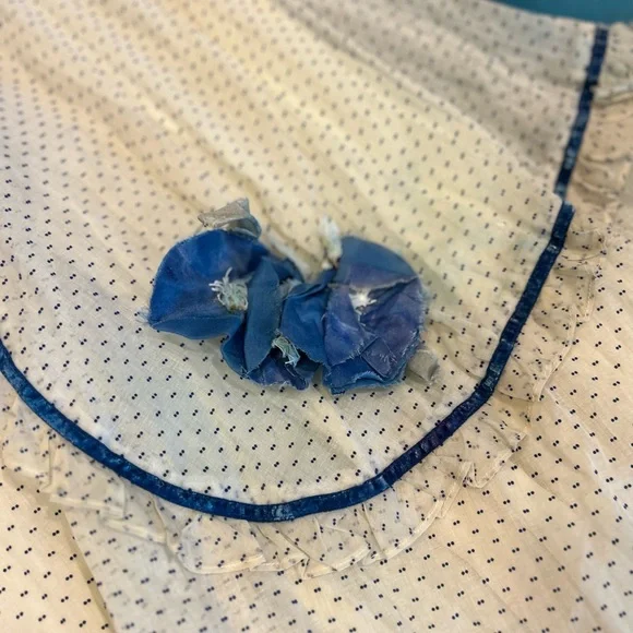 Queen of Shabby Chic Gown - Picture 5 of 16